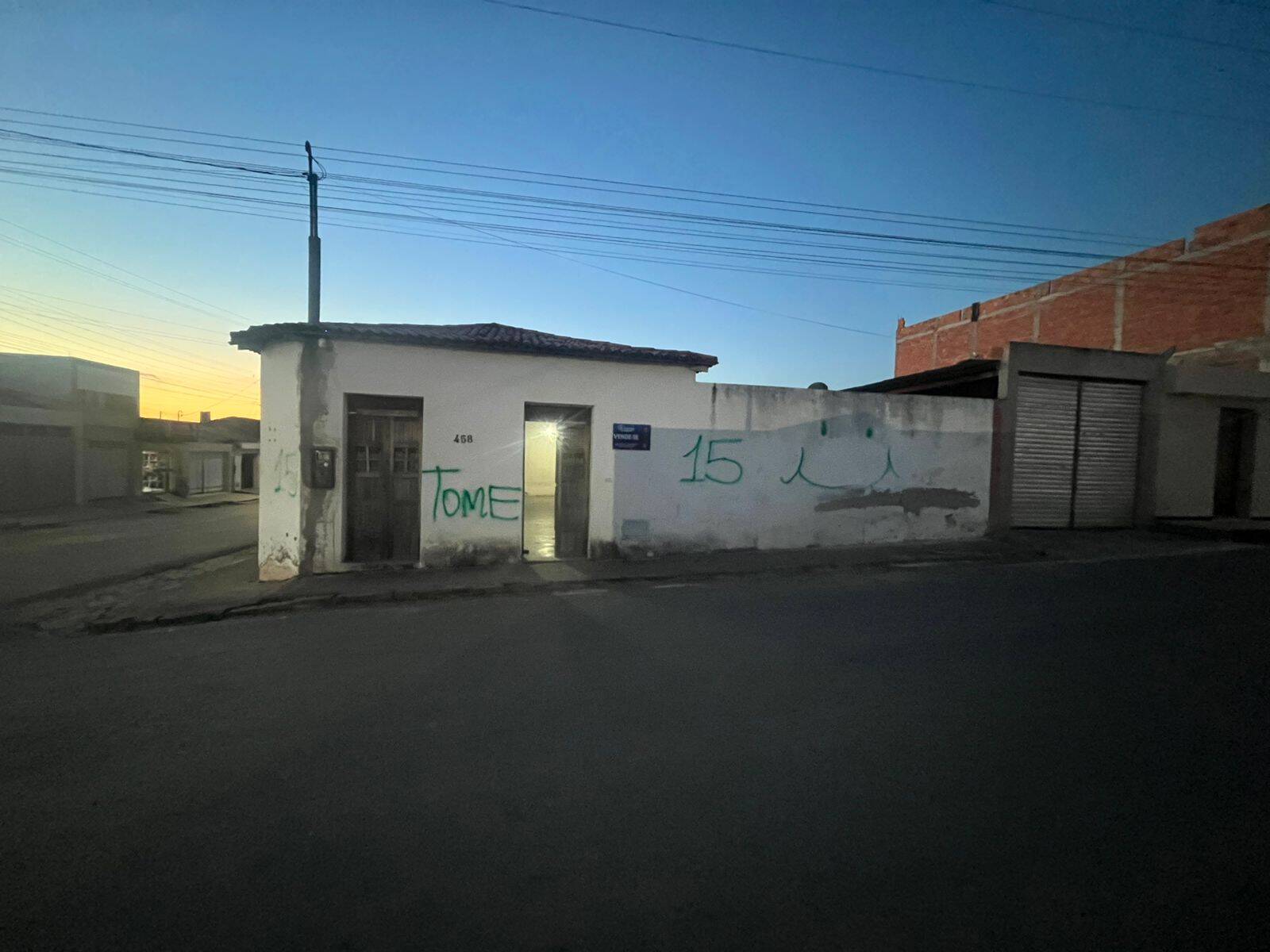 #110 - Sala para Venda em Coronel João Sá - BA